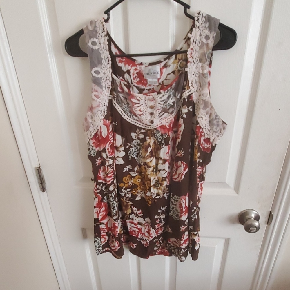 Floral top